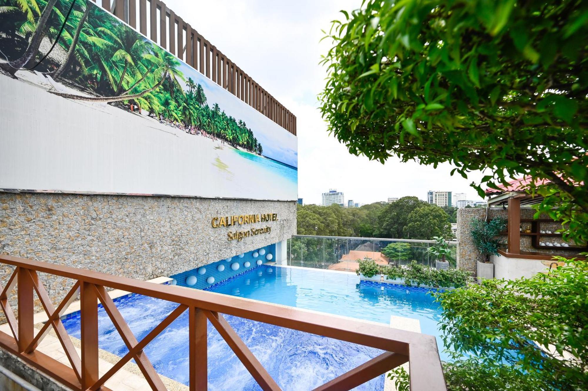 California Saigon Hotel & Rooftop Pool Ho-Chi-Minh-Stadt Exterior foto