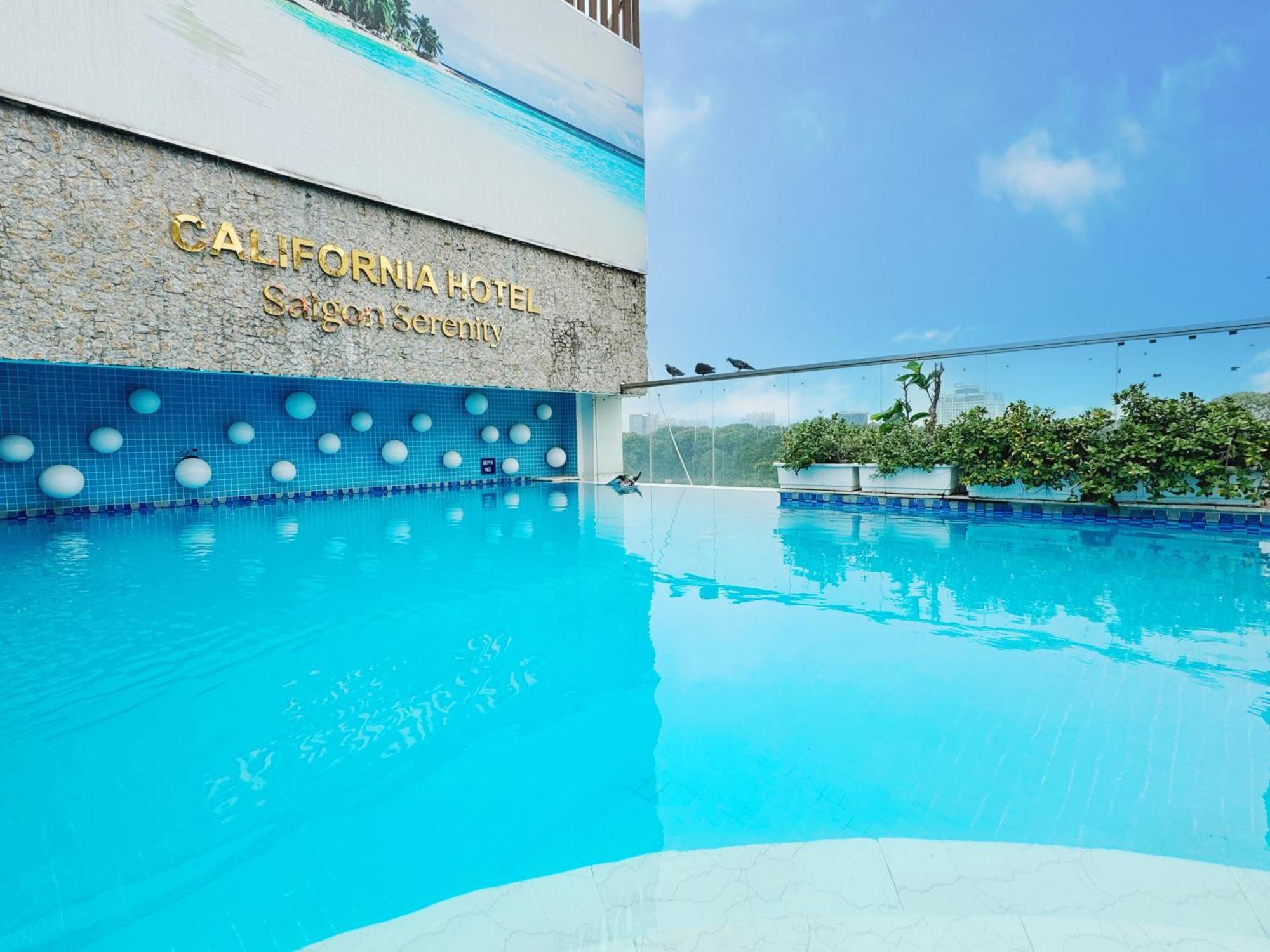 California Saigon Hotel & Rooftop Pool Ho-Chi-Minh-Stadt Exterior foto