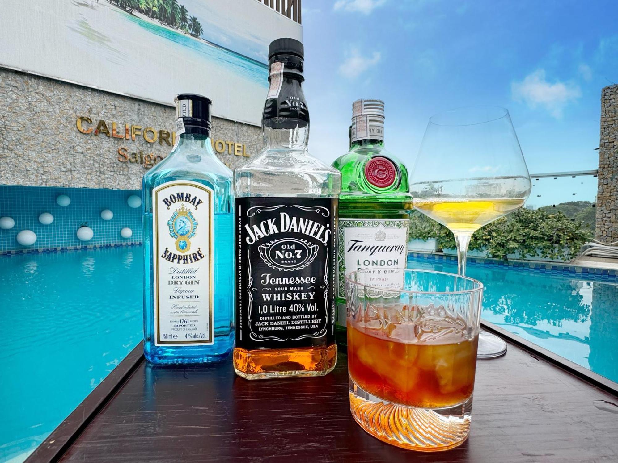 California Saigon Hotel & Rooftop Pool Ho-Chi-Minh-Stadt Exterior foto